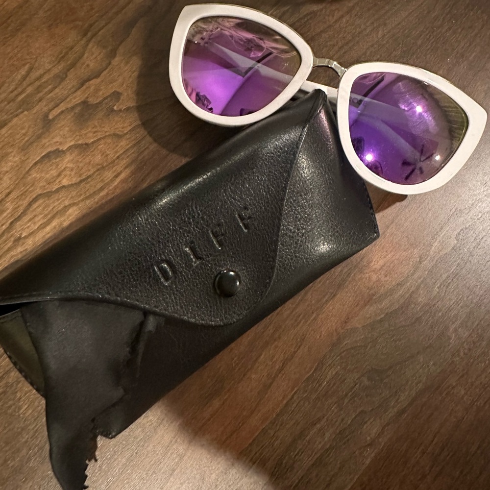 DIFF Rose Sunglasses